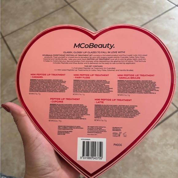 MCoBeauty Lips to Love Heart Shape Box  5pc Lip Gloss Set LIMITED EDITION NIB - Picture 2 of 2